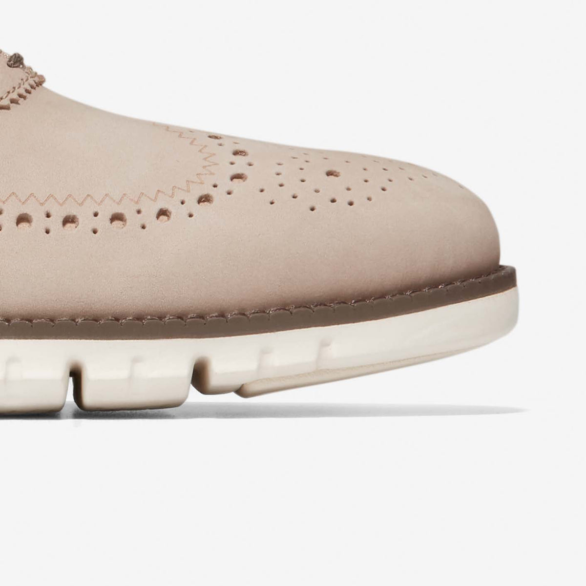 Ανδρικά ZERØGRAND Wingtip Oxford Dune Nubuck-Truffle-Ivory (C37893W) - Cole Haan