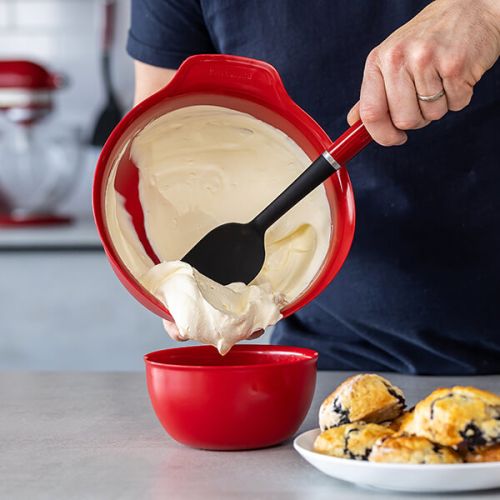 KitchenAid  Σετ ψησίματος 2 τμχ με σπάτουλα σιλικόνης & ανοξείδωτο αναδευτήρα - Κόκκινο